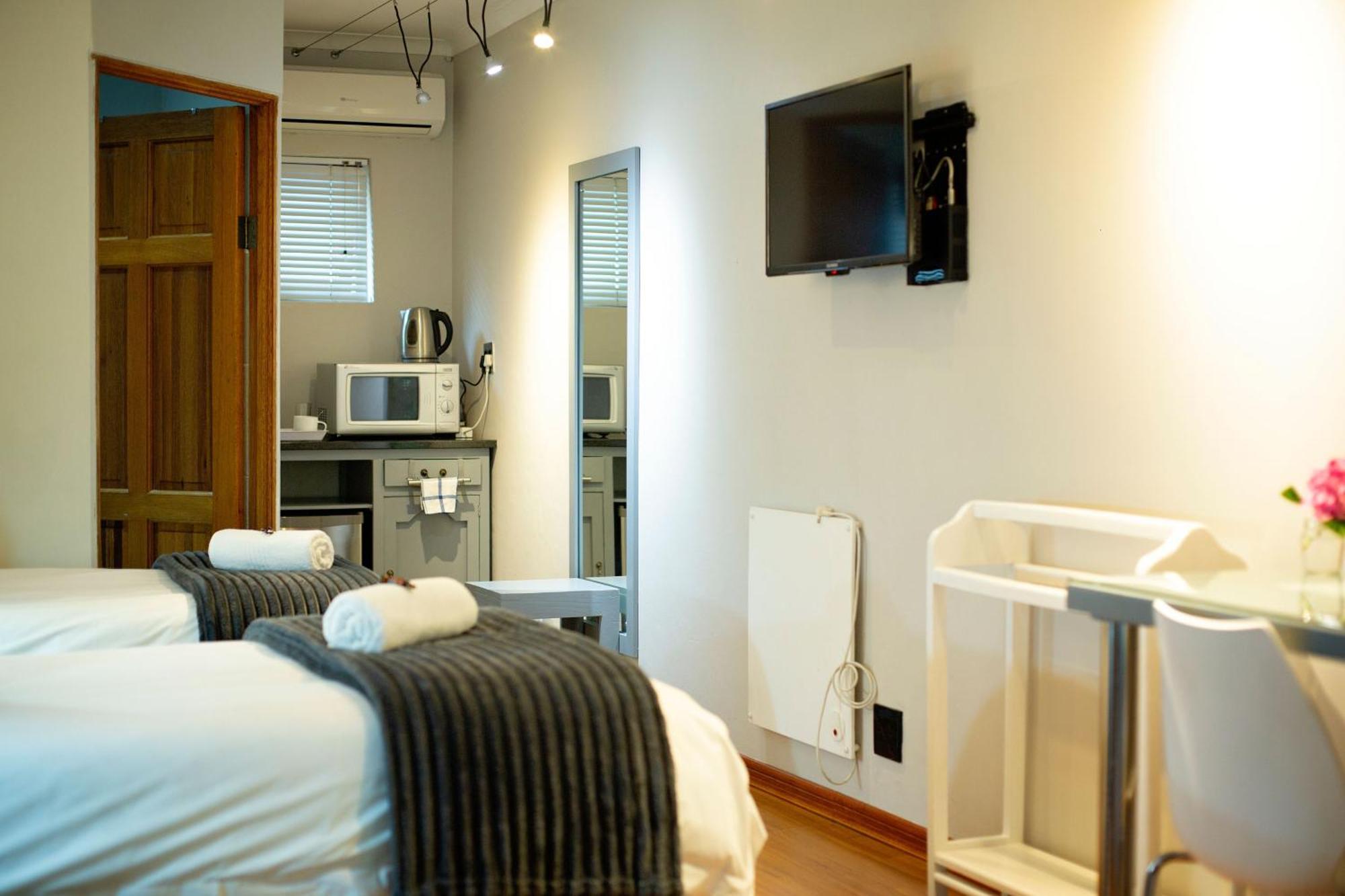 Crisp Guest Rooms Bloemfontein Exterior foto