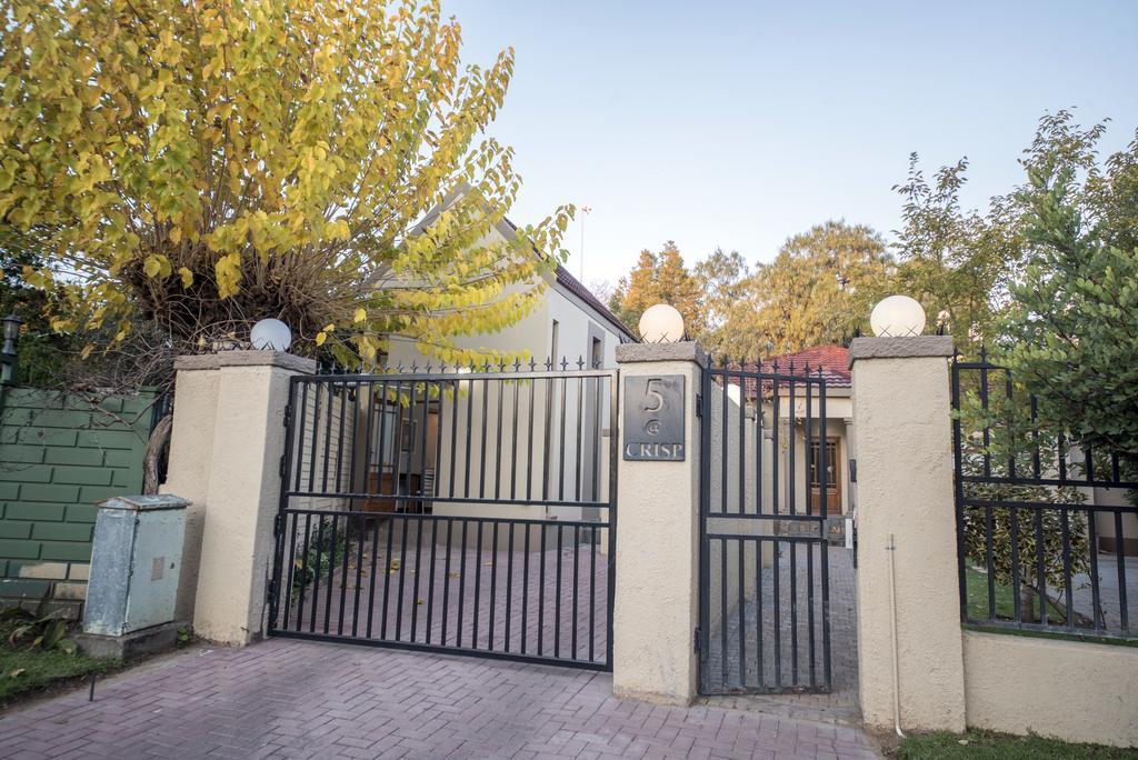 Crisp Guest Rooms Bloemfontein Exterior foto